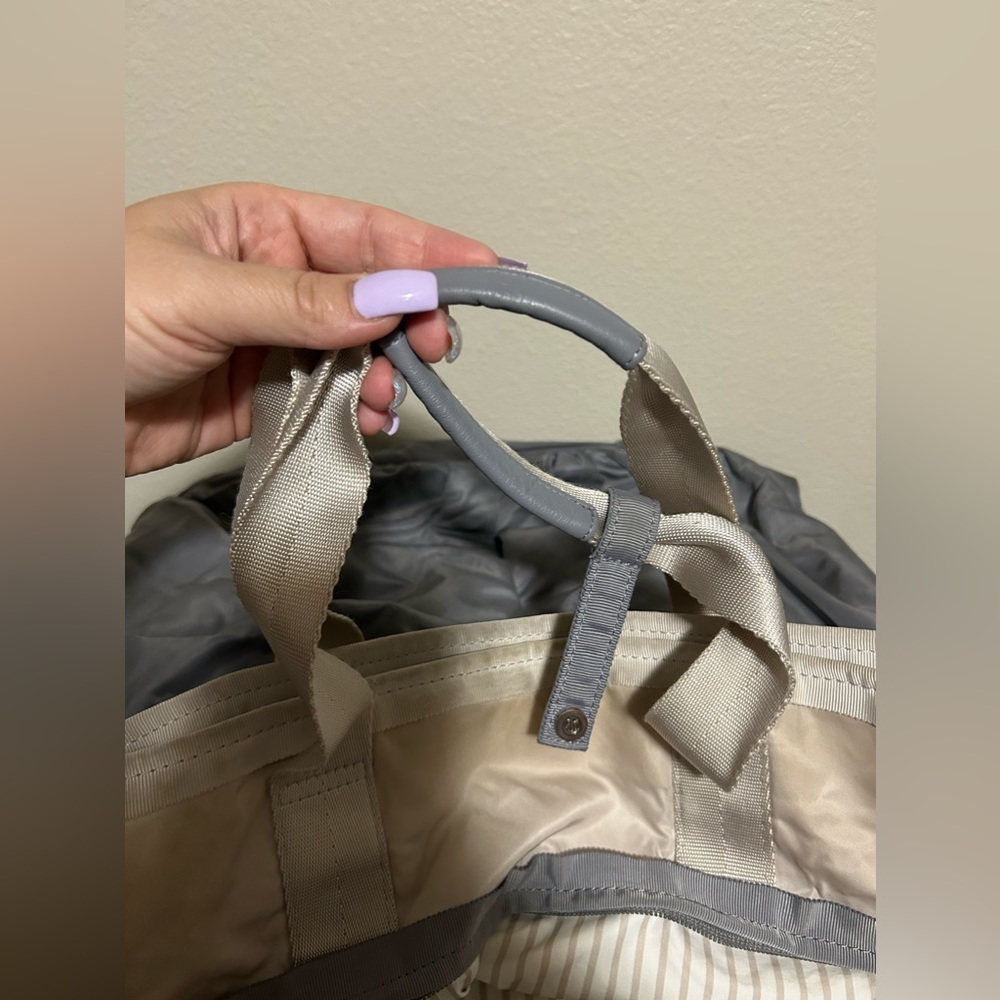 Used lulu lemon bag- grey and off white - Picture 9 of 16